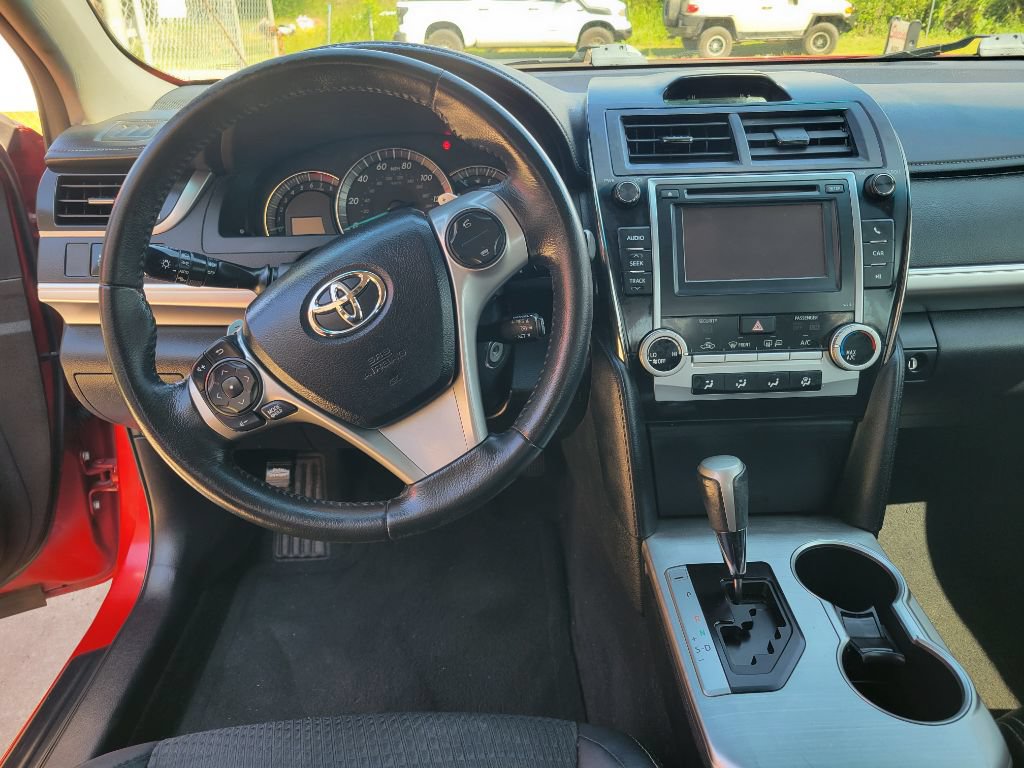 Used 2012 Toyota Camry SE FWD image 13