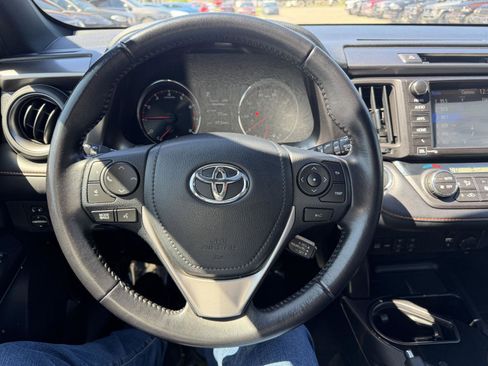 Used 2017 Toyota RAV4 SE w/ Advanced Technology Package image 13