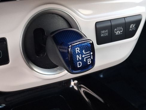 Used 2018 Toyota Prius Prime Premium FWD image 26