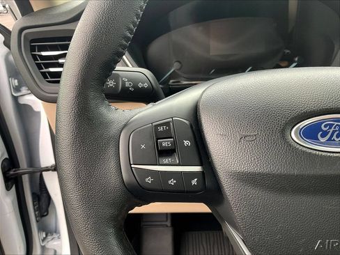 Used 2020 Ford Escape SEL FWD image 28