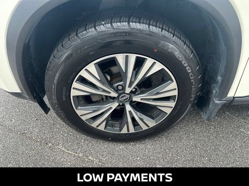 Certified 2023 Nissan Rogue SV AWD/4WD image 10