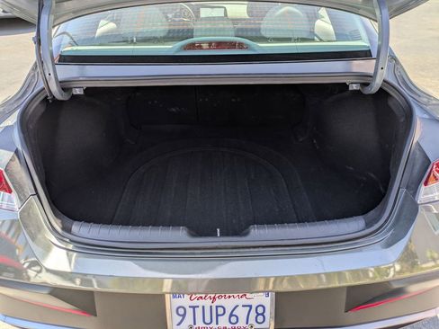Used 2025 Hyundai Elantra SEL FWD image 31