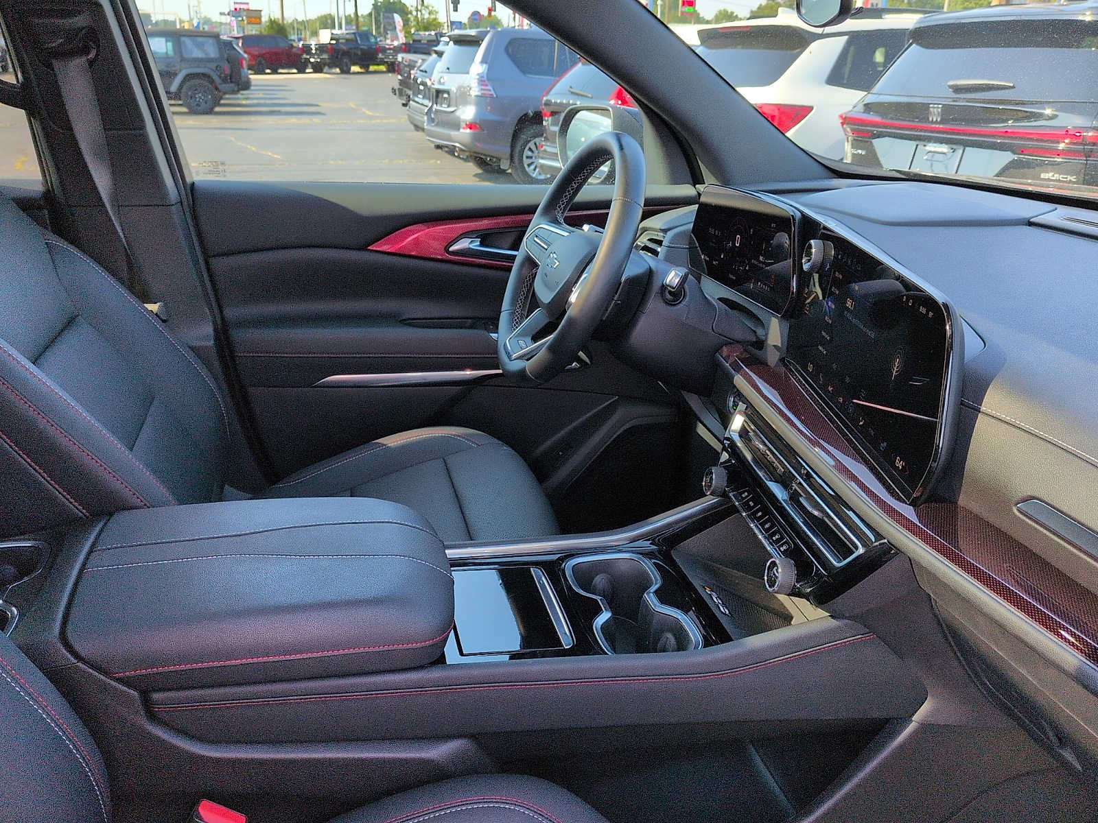 Used 2026 Chevrolet Traverse Z71 w/ LPO, Floor Liner Package AWD/4WD image 10