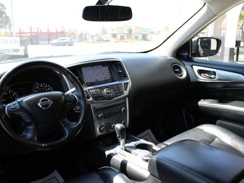 Used 2019 Nissan Pathfinder SL image 23