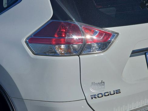 Used 2016 Nissan Rogue S image 38