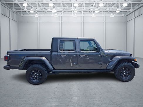 Used 2023 Jeep Gladiator Sport AWD/4WD image 6