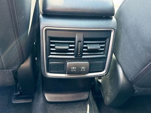 Used 2020 Subaru Forester Premium AWD/4WD image 26