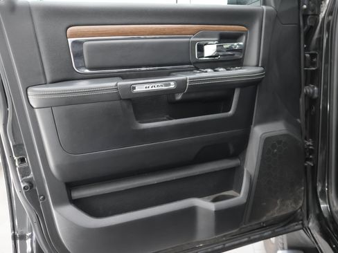 Used 2016 RAM 3500 Laramie AWD/4WD image 42