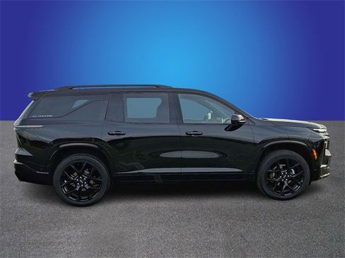 Certified 2024 Chevrolet Traverse RS w/ LPO, Floor Liner Package image 4