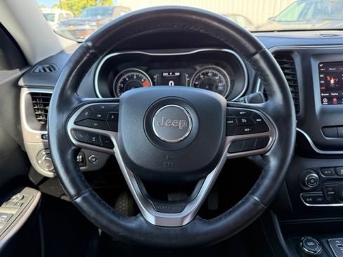 Used 2019 Jeep Cherokee Latitude Plus w/ Comfort/Convenience Group image 21