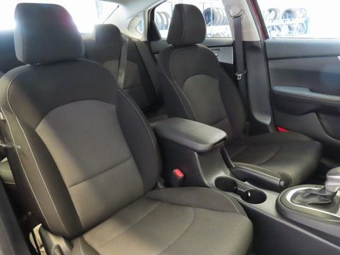 Used 2024 Kia Forte LXS image 6