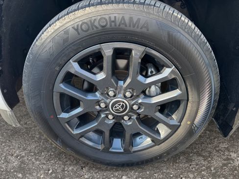 Used 2023 Toyota Sequoia Platinum image 15