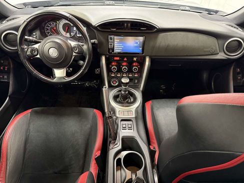 Used 2019 Toyota 86 image 12