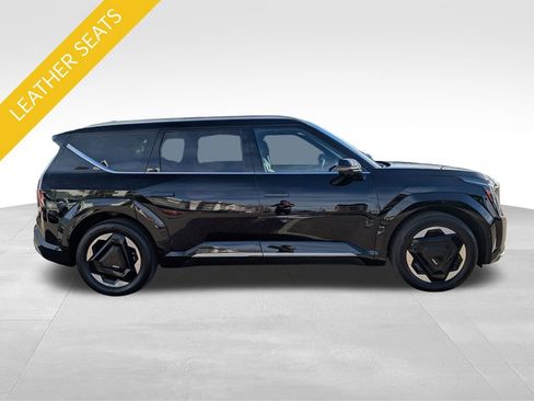 Certified 2024 Kia EV9 Land image 4