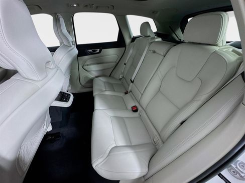 Used 2023 Volvo XC60 B5 Ultimate w/ Climate Package image 25