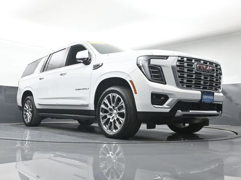 Certified 2025 GMC Yukon XL Denali image 29