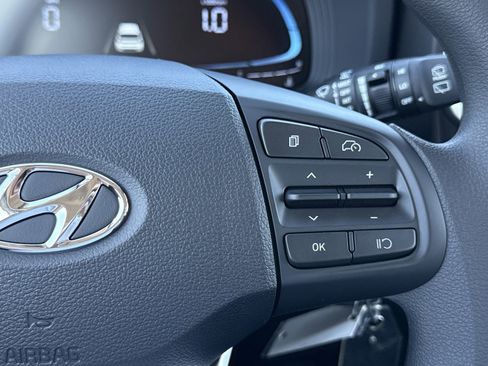 New 2026 Hyundai Venue SE image 18