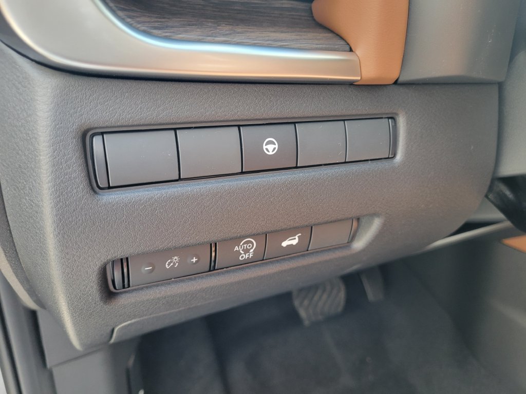 New 2026 Nissan Rogue Platinum AWD/4WD image 17