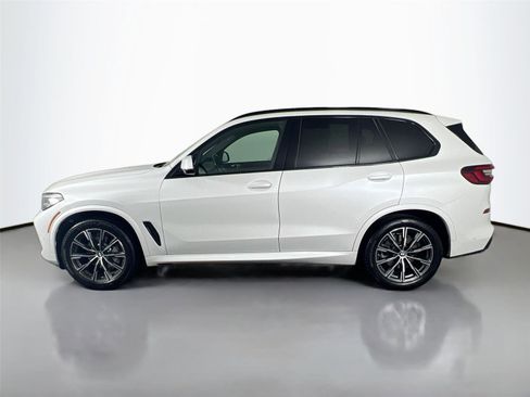 Used 2021 BMW X5 xDrive40i w/ M Sport Package image 3