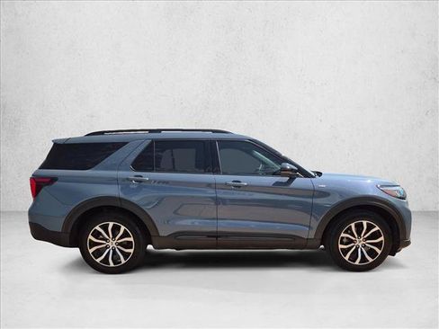 Certified 2025 Ford Explorer ST-Line RWD image 4