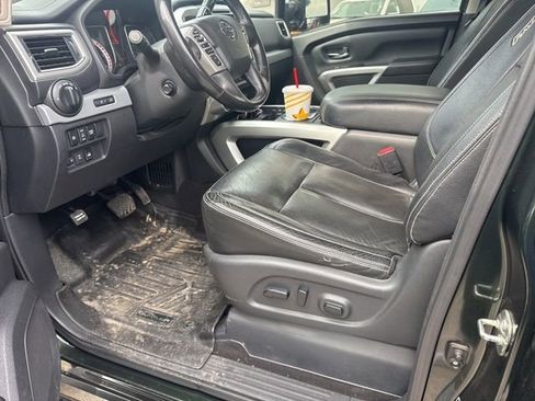 Used 2019 Nissan Titan PRO-4X w/ Pro-4x Convenience Package image 21