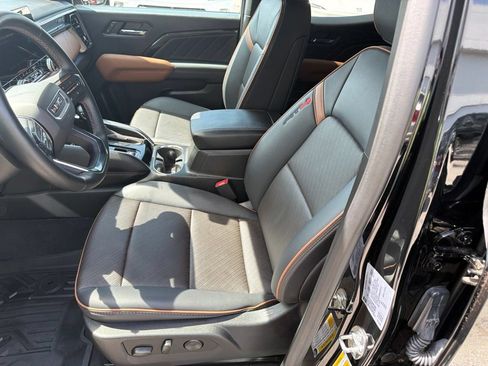 Used 2024 GMC Canyon AT4 w/ AT4 Premium Package AWD/4WD image 8
