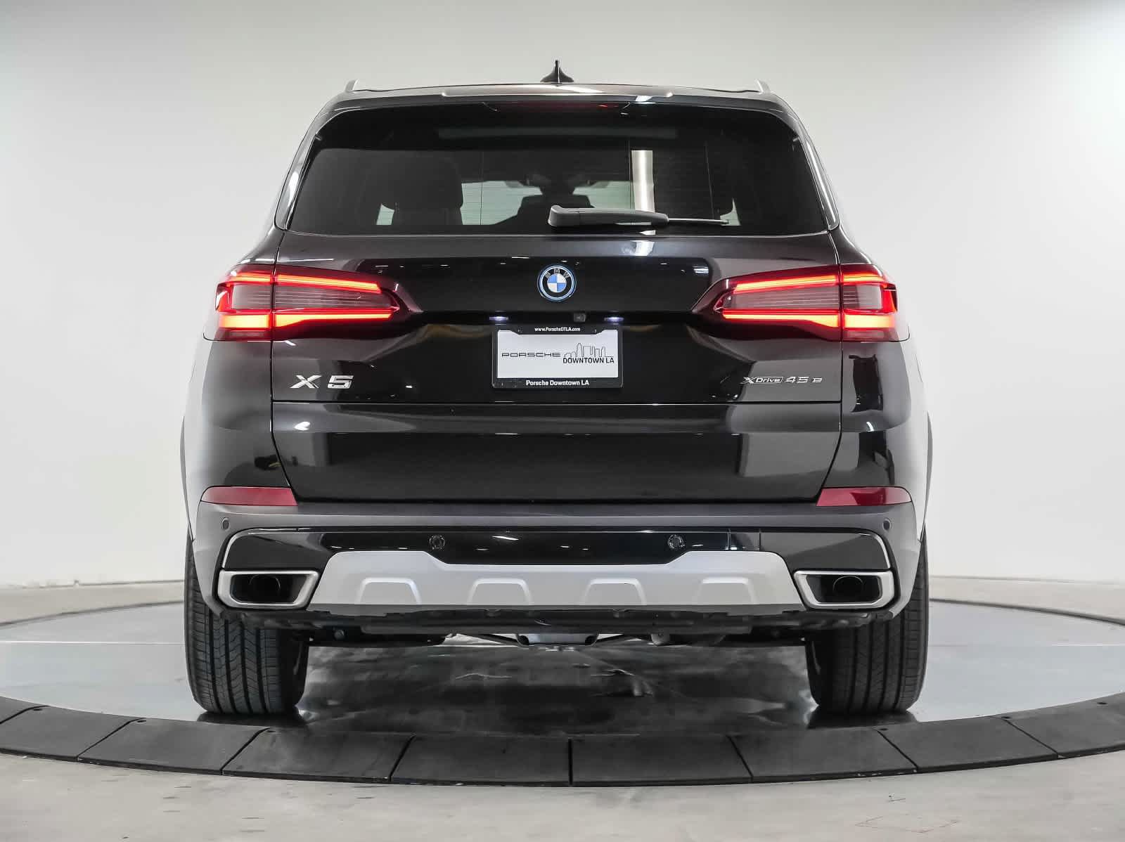 Used 2022 BMW X5 xDrive45e w/ Parking Assistance Package AWD/4WD image 10