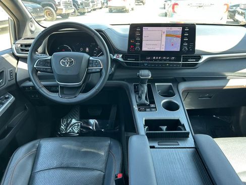 Used 2024 Toyota Sienna XSE w/ XSE Premium Package AWD/4WD image 18