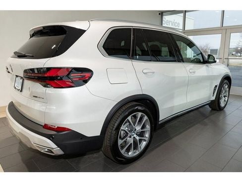 New 2026 BMW X5 xDrive50e w/ Premium Package AWD/4WD image 46