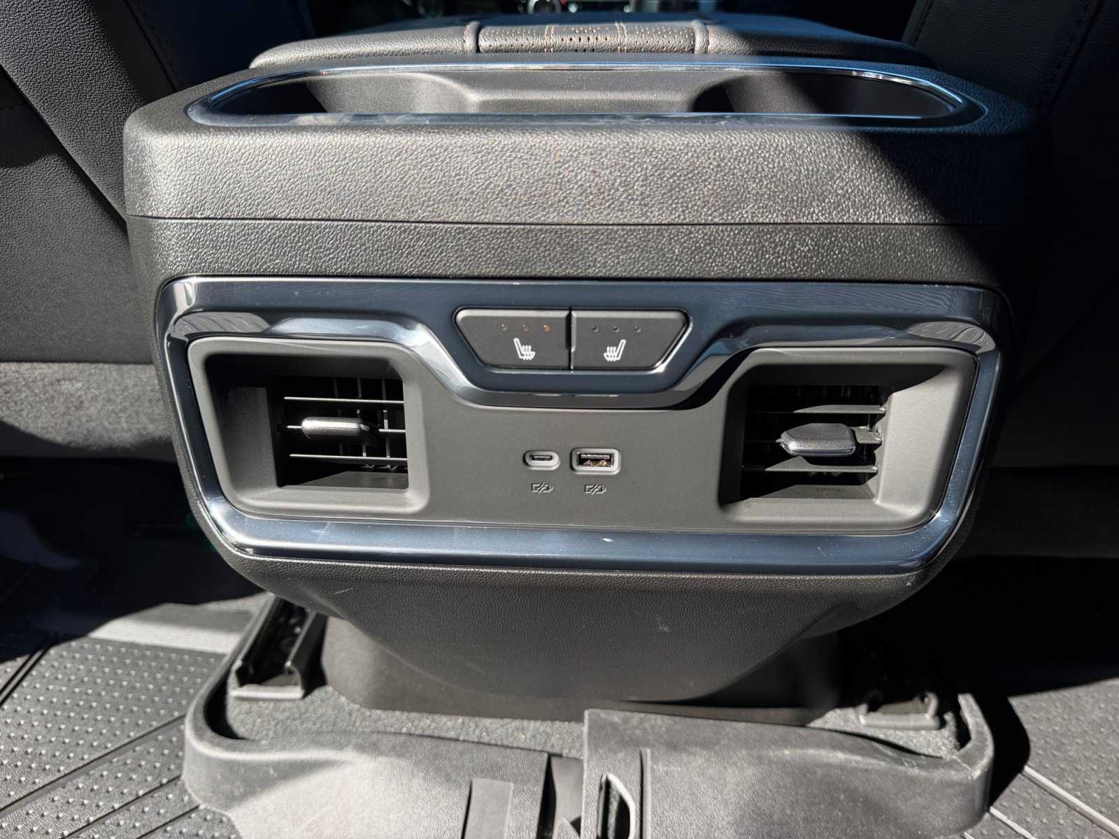 Used 2025 Chevrolet Silverado 1500 High Country w/ Midnight Edition AWD/4WD image 18