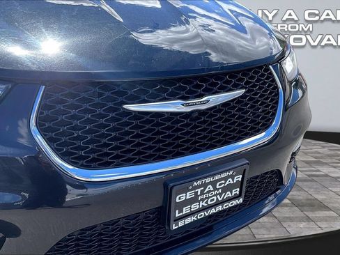 Used 2022 Chrysler Pacifica Touring-L FWD image 27