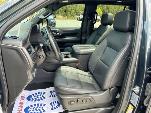Used 2022 Chevrolet Tahoe Z71 w/ Luxury Package AWD/4WD image 19
