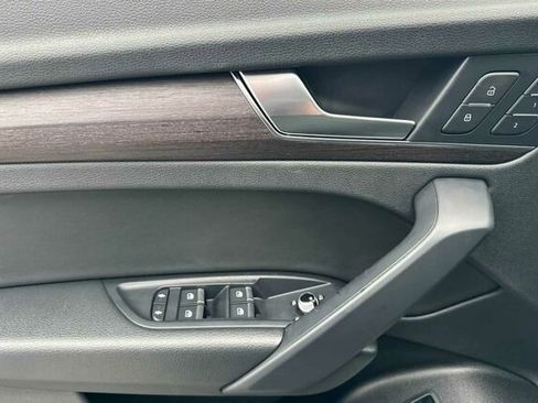 Used 2021 Audi Q5 2.0T Premium w/ Convenience Package image 8