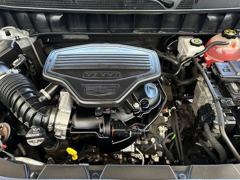 Used 2019 Cadillac XT5 Luxury w/ Sport Package FWD image 25