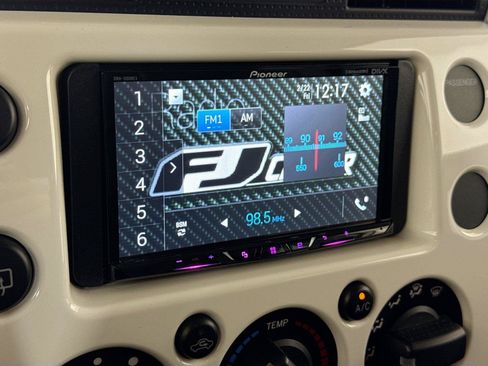 Used 2012 Toyota FJ Cruiser 4WD w/ Upgrade Pkg image 20