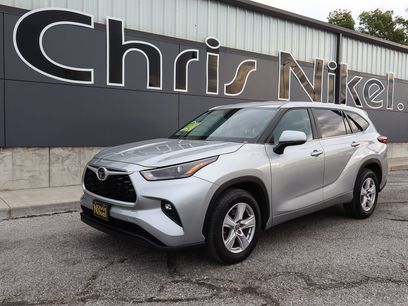 Used 2023 Toyota Highlander LE