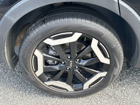 Certified 2024 Kia Telluride EX w/ EX Captain's Chair Package FWD image 17