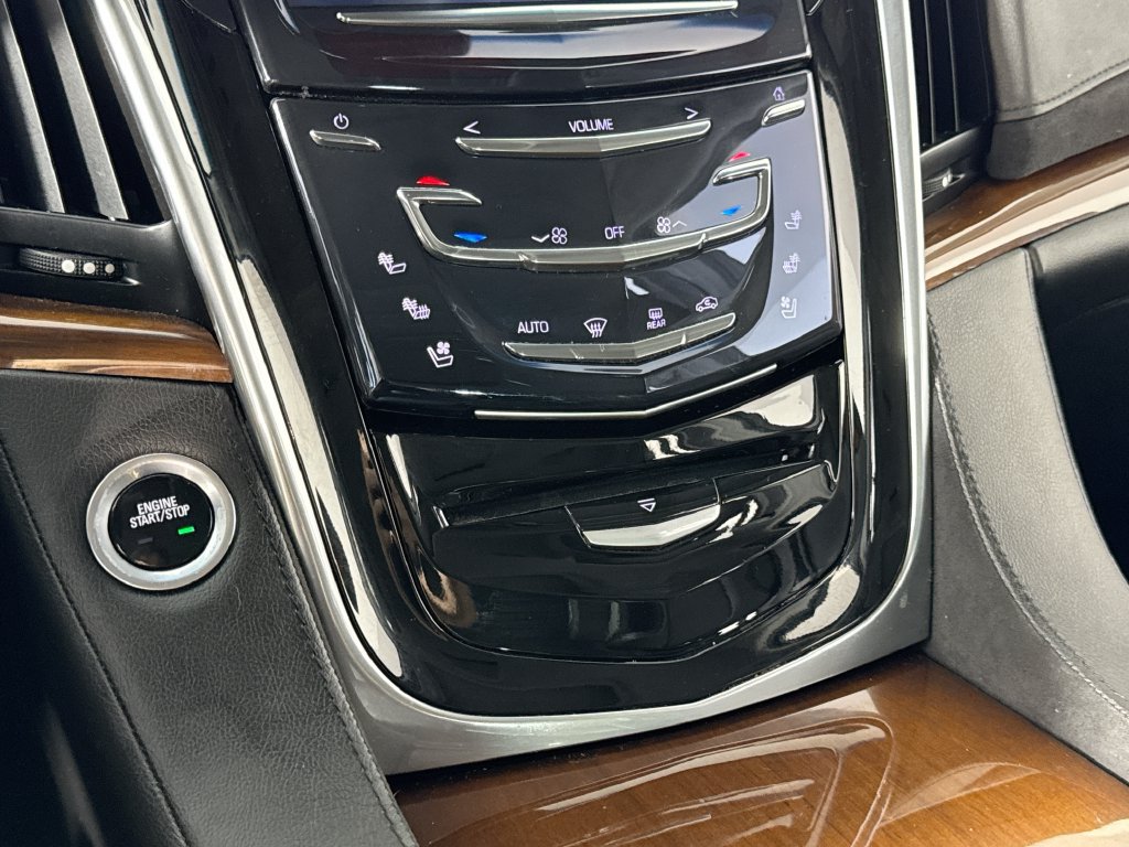 Used 2017 Cadillac Escalade ESV Premium Luxury AWD/4WD image 22