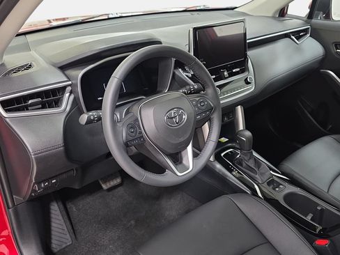 Used 2023 Toyota Corolla Cross XLE w/ Convenience Package AWD/4WD image 16