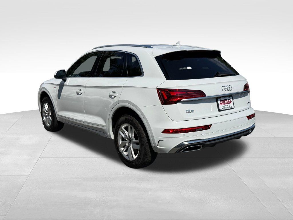 Used 2023 Audi Q5 2.0T Premium w/ Convenience Package AWD/4WD image 5