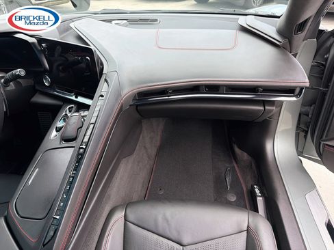 Used 2024 Chevrolet Corvette Stingray Premium Cpe w/ Body-Color Dual Roof Package RWD image 18