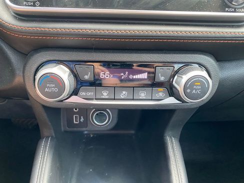 Used 2020 Nissan Kicks SR w/ SR Premium Package FWD image 22