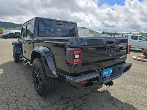 Used 2022 Jeep Gladiator High Altitude AWD/4WD image 3