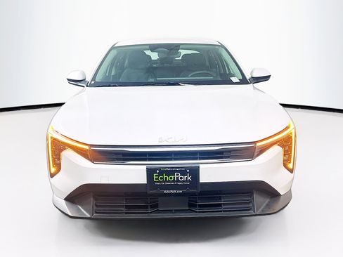 Used 2025 Kia K4 LXS image 2
