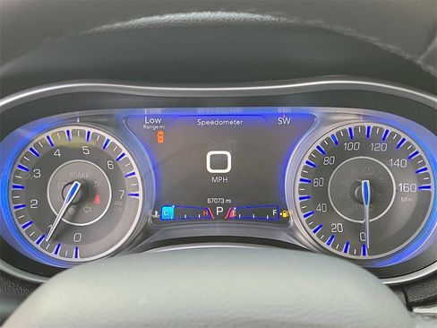 Used 2017 Chrysler 300 Touring w/ Value Package image 23