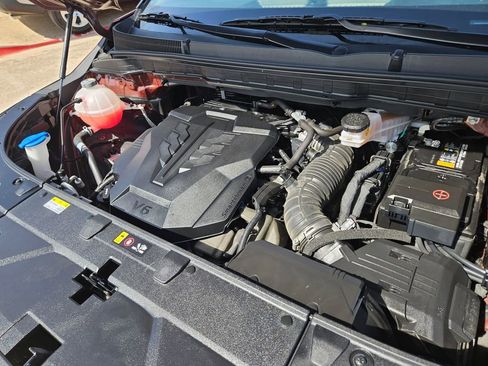 Used 2025 Kia Carnival LXS image 23