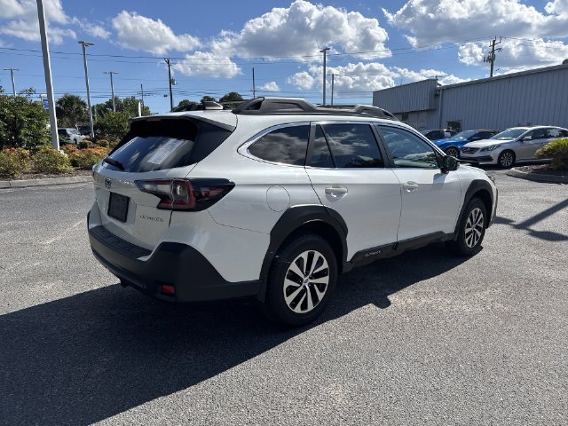 Used 2024 Subaru Outback Premium AWD/4WD image 5