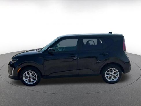 Used 2025 Kia Soul LX w/ LX Technology Package FWD image 9