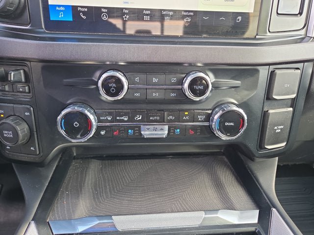 Used 2023 Ford F250 Platinum w/ FX4 Off-Road Package AWD/4WD image 17
