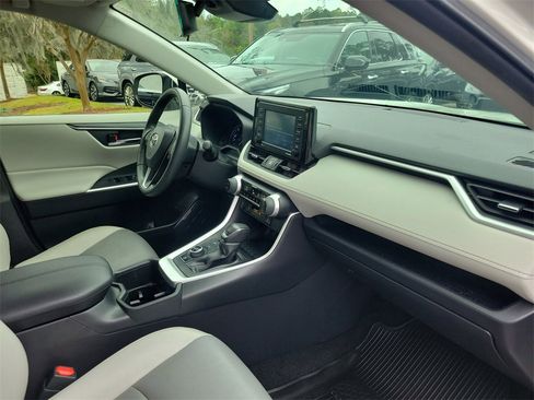 Used 2022 Toyota RAV4 XLE Premium image 44